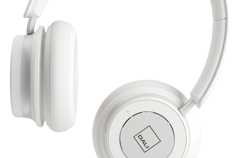 SoundStage Solo SoundStageSolo DALI IO 4 Bluetooth Headphones